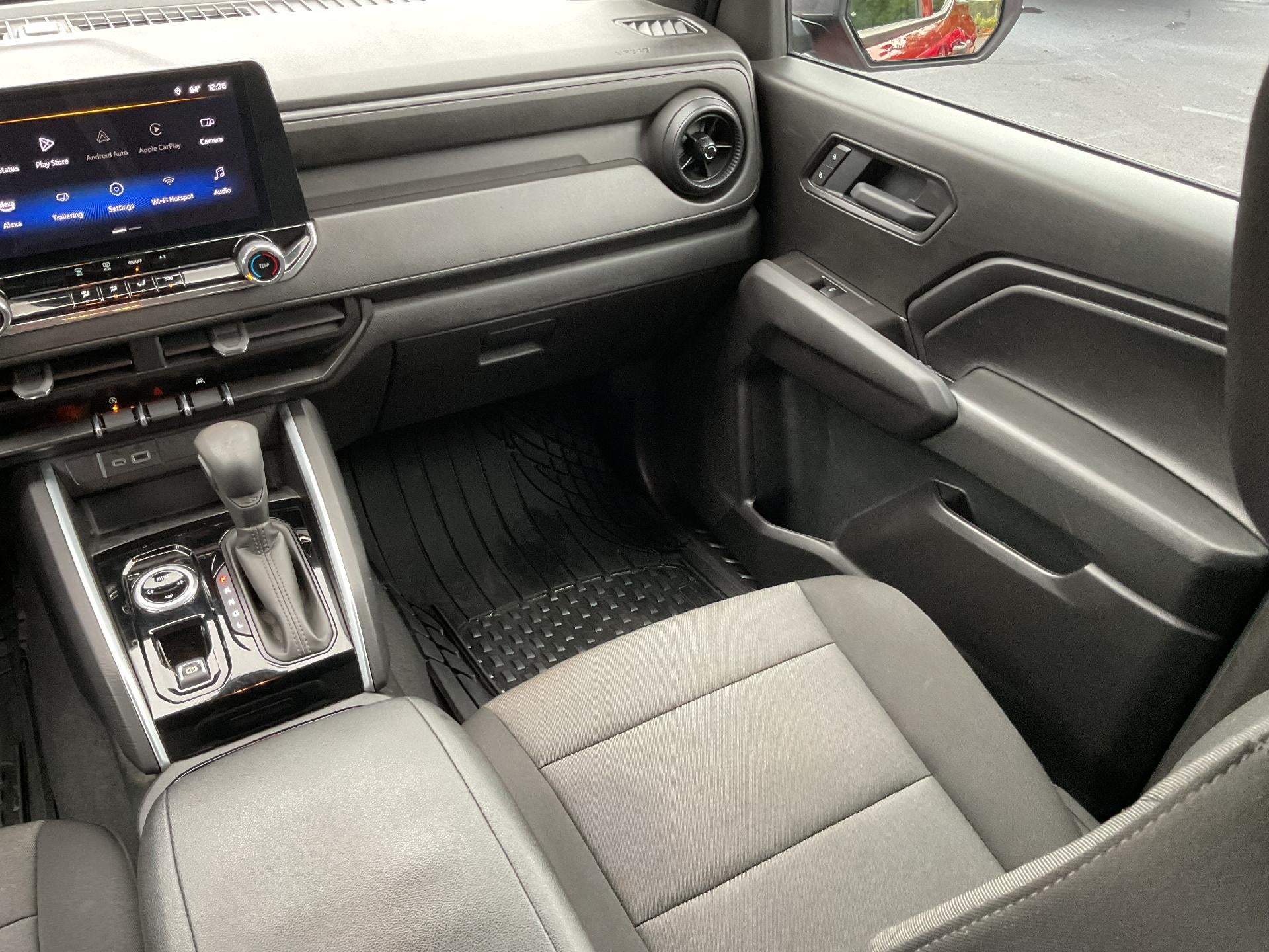 2025 Chevrolet Colorado WT/LT