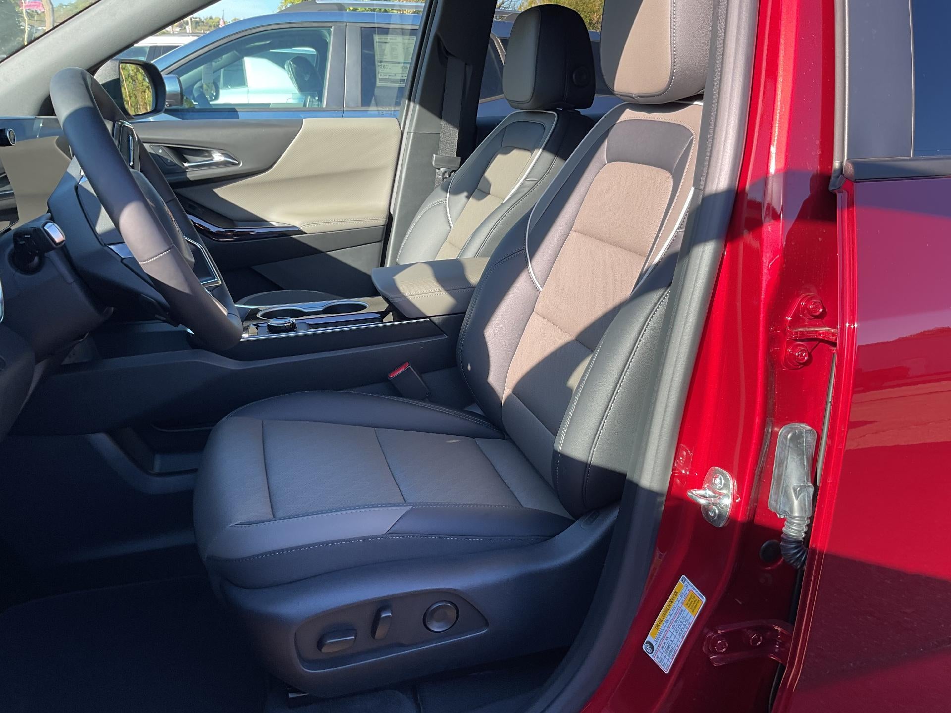 2027 Chevrolet Equinox LT - Photo 10