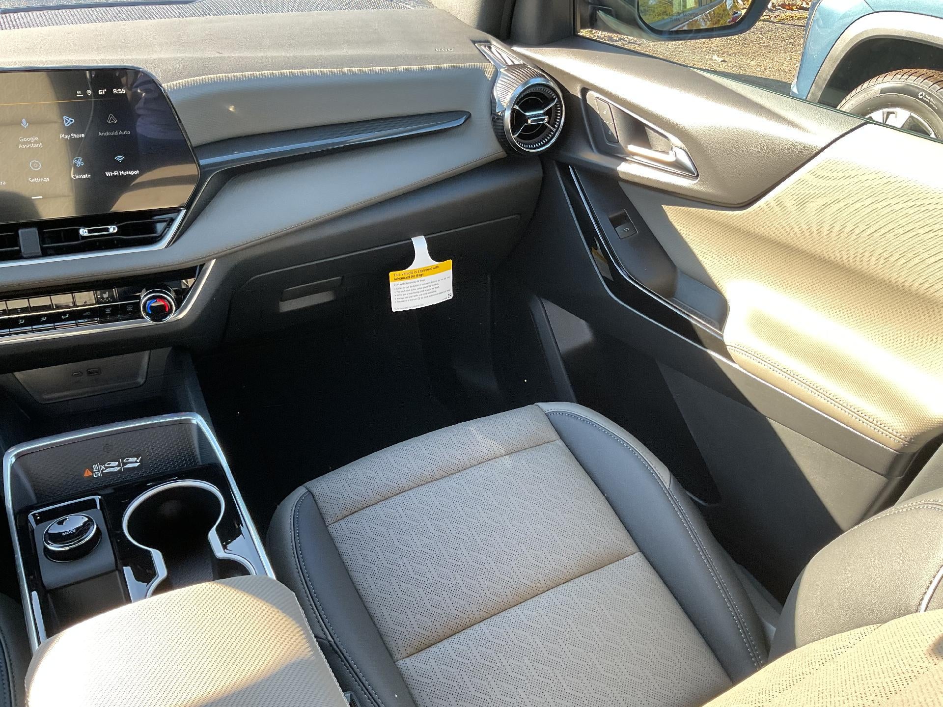 2027 Chevrolet Equinox LT - Photo 13